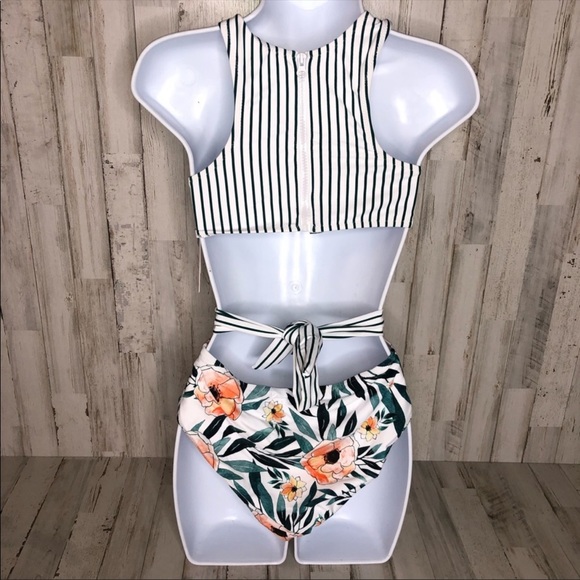 Cupshe Floral Print Halter One Piece Swimsuit - Picture 3 of 5